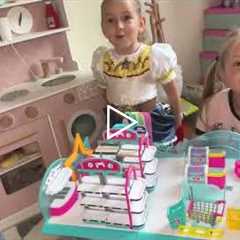 Esmes world unboxing Mini brands 5 surprise shopping mall and toys to go in games shop 🏬