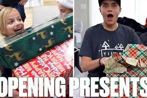 GRANDPARENTS SPOIL GRANDKIDS FOR CHRISTMAS AGAIN | INSANE CHRISTMAS GIFTS HAUL | OPENING PRESENTS