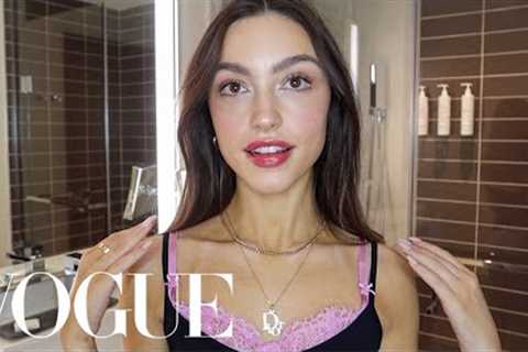 Sydney Serena''s Guide to Glowy, Effortless Makeup | Beauty Secrets | Vogue