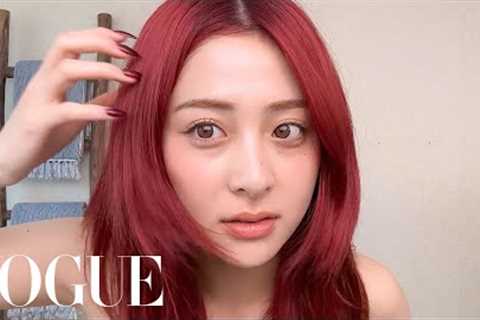 LE SSERAFIM’s HUH YUNJIN on Her Skin Care Routine & Eyelash Curling Trick | Beauty Secrets |..